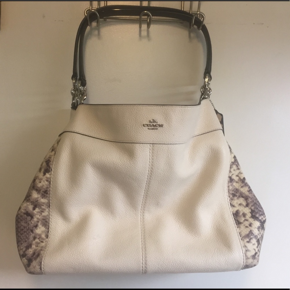 Coach Edie 31 Shoulder bag